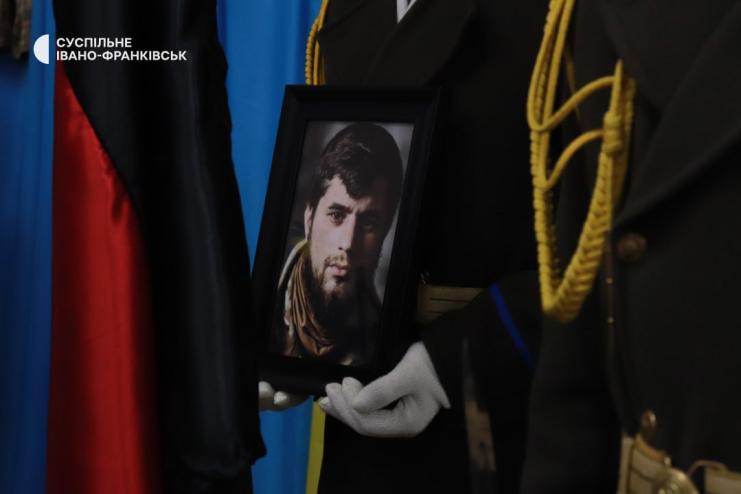 На Франківщині попрощалися з полеглим Героєм України Дмитром Коцюбайлом 